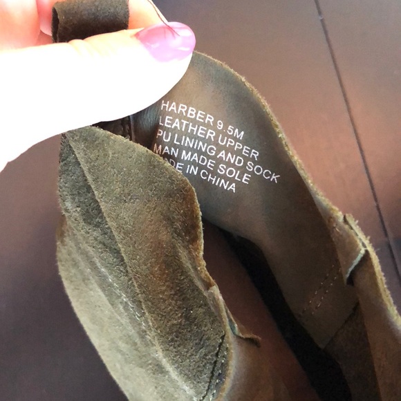 NWT Steve Madden olive green suede heeled booties! - Picture 2 of 4